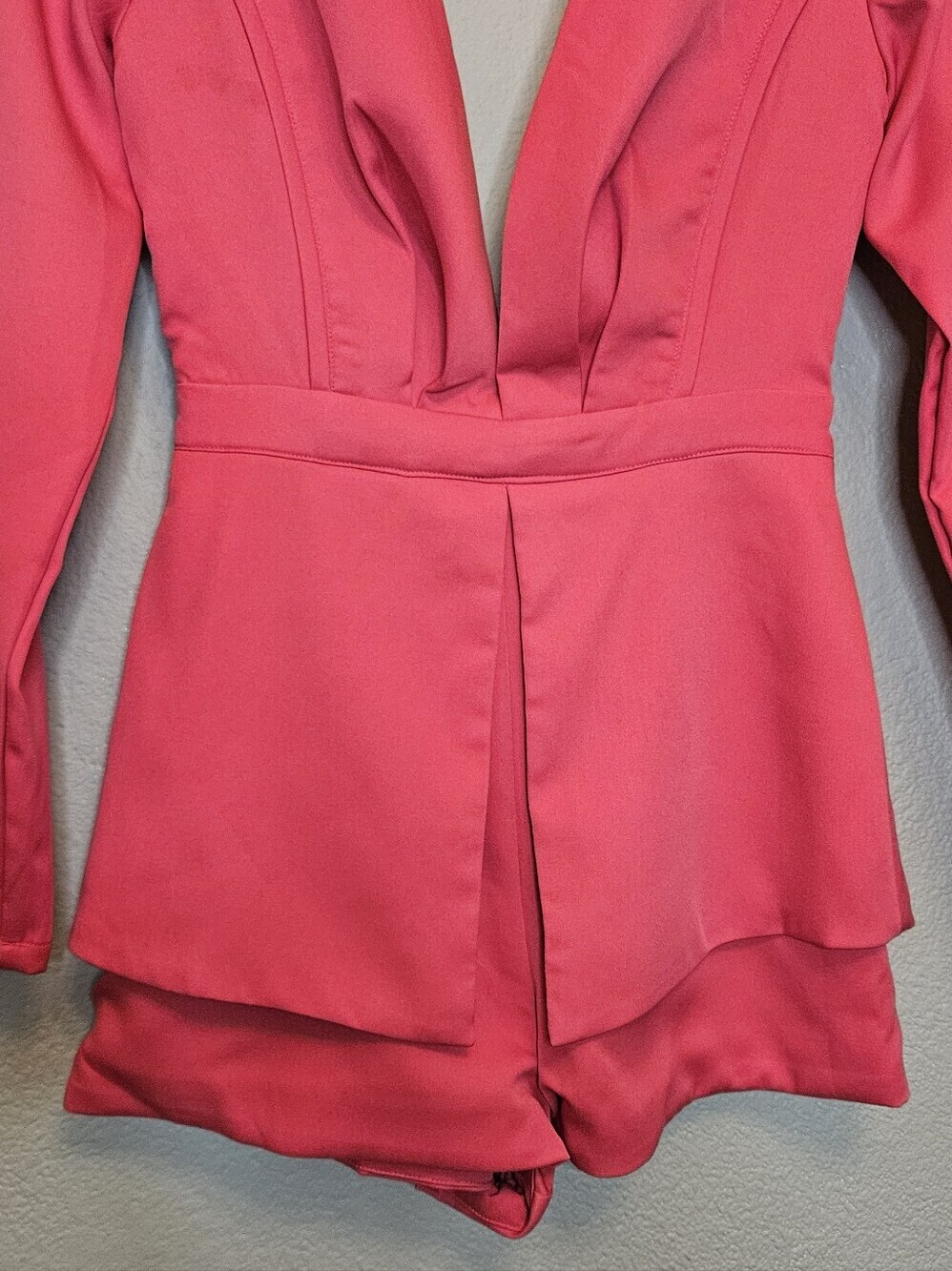 Selfie Leslie Ennis Long Sleeve Structured Pink Romper Small NWT - Picture 5 of 9